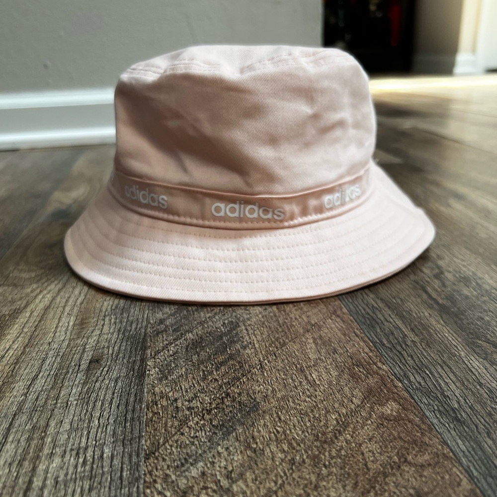 Adidas bucket hat